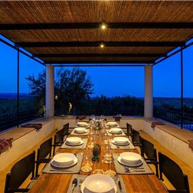 4 bedroom villa with pool near Noto, sleeps 8